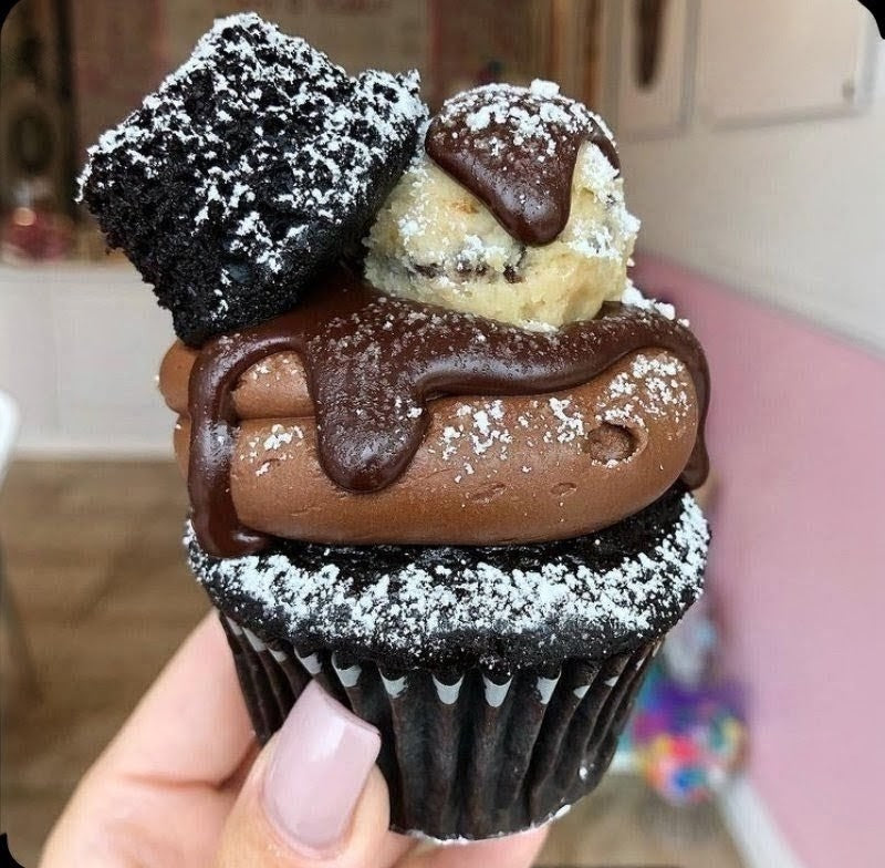 Cookie Dough Cheesecake Mousse Tripple Chocolate Chunk Cupcake