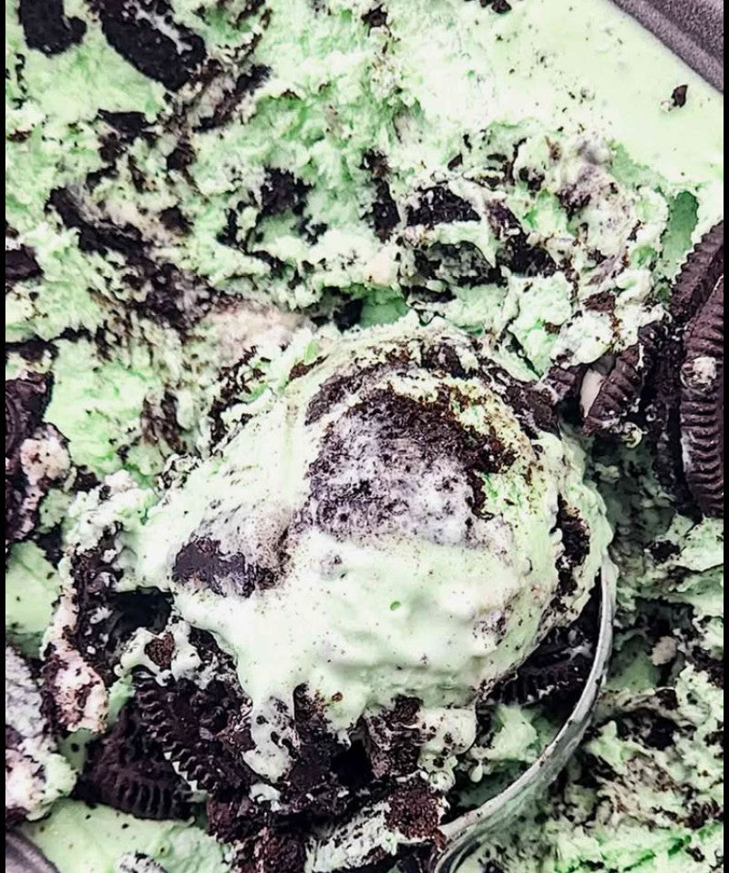 Mint Oreo Chocolate Chunk Brookie Chocolate Almond Brittle Pistachio White Chocolate Cheesecake Flavored Turkish Ice Cream