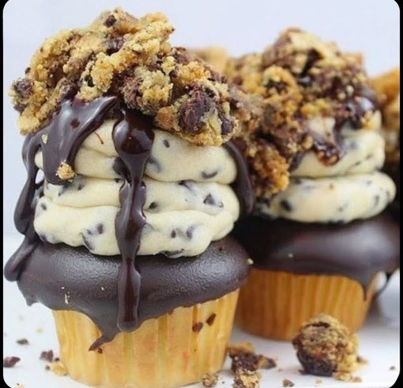 Cookie Dough Cheesecake Mousse Tripple Chocolate Chunk Cupcake