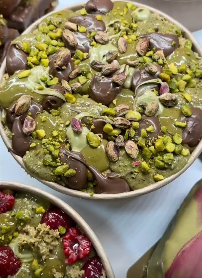 Dubai Chocolate Bar Honey Comb Milk Chocolate Toffee Pistachio Nut Brittle Chocolate Truffle Brownies Pistachio Matcha Green Tea  Tahini Ice Cream